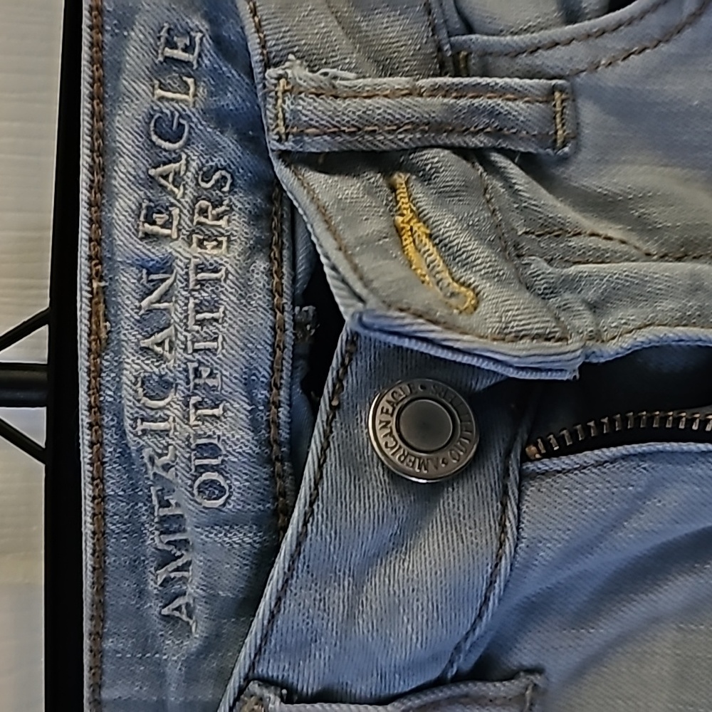 American eagle light washed jeans size 00
